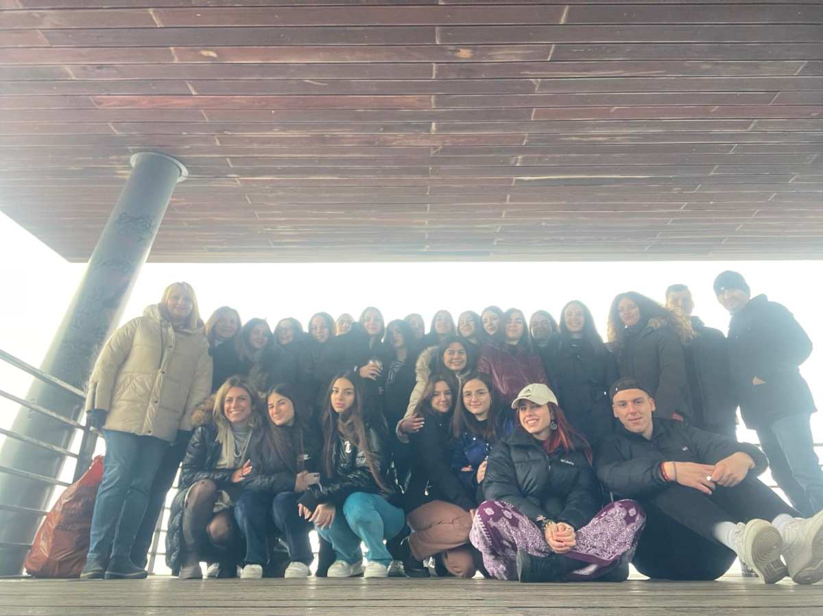 “Μόνοι αλλά μαζί…” 1ο Βραβείο – Ταινία για Μαθητικό&nbsp;Διαγωνισμό